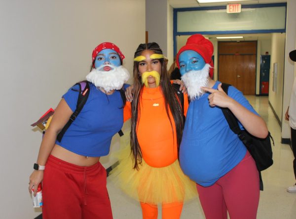 Photo Gallery: (10/7) Spirit Day - Twin Day